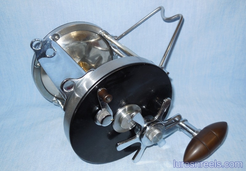 Vintage JA Coxe Bronson Coronet 25 Fishing Reel With Original Leather Case  From Estate, Good Condition, Untested, Reel in Case 4 1/4 x 2 7/8 Auction