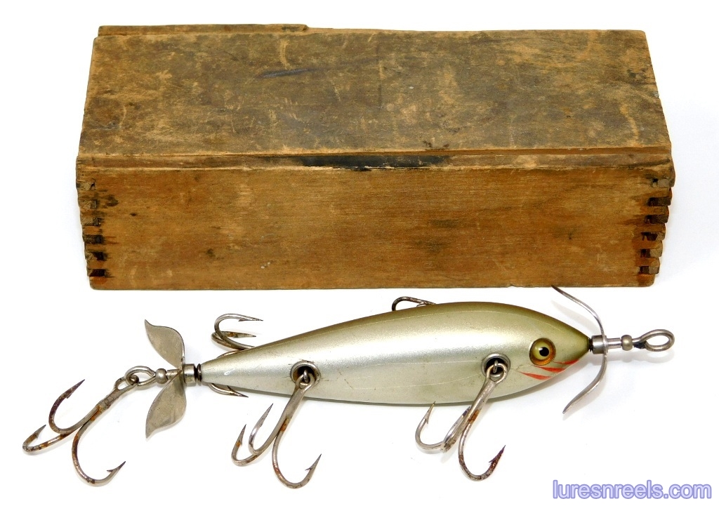 Sold at Auction: PFLUEGER TALOMINE FISHING LURE